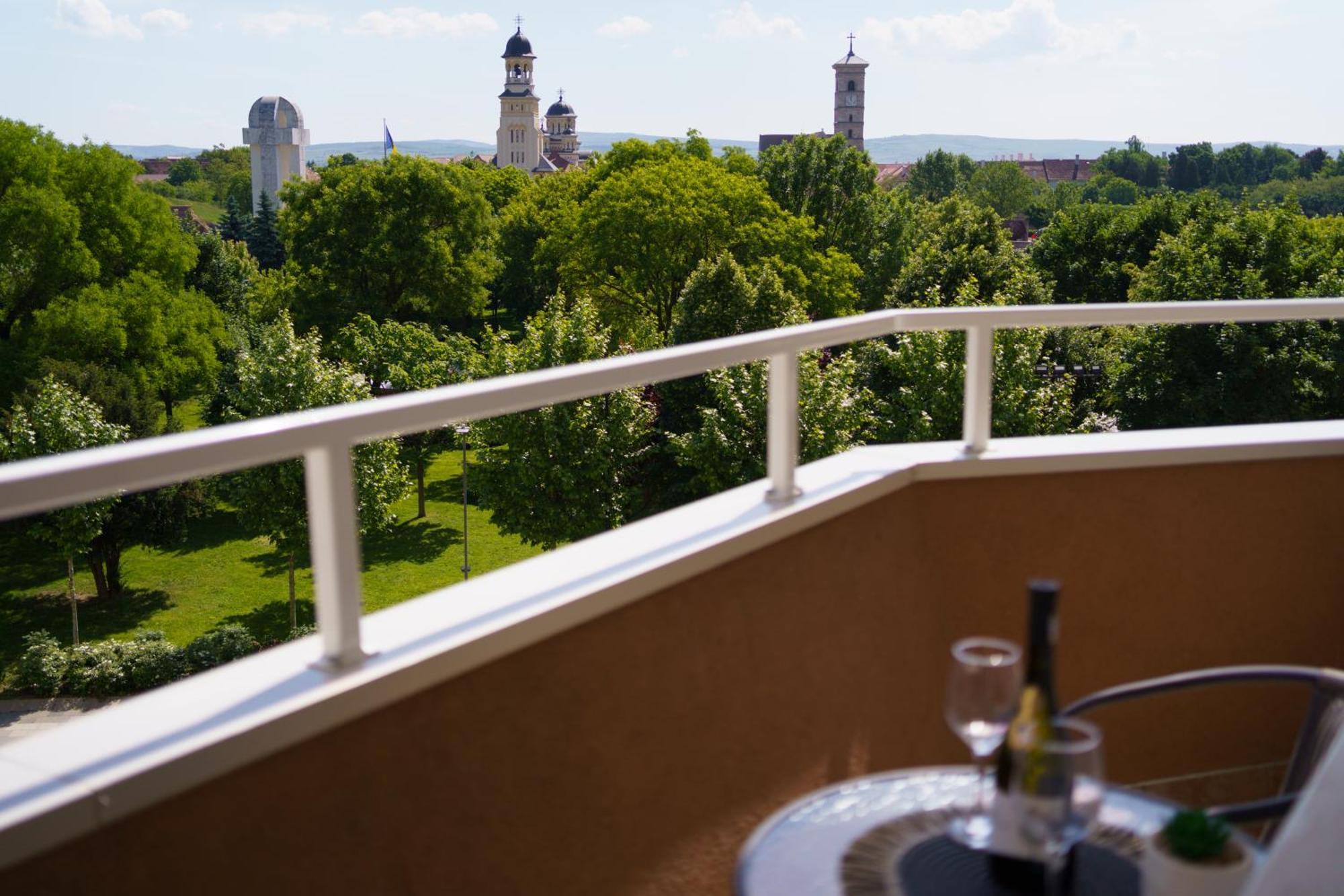 Pasiro Aparthotel Алба-Юлія Екстер'єр фото
