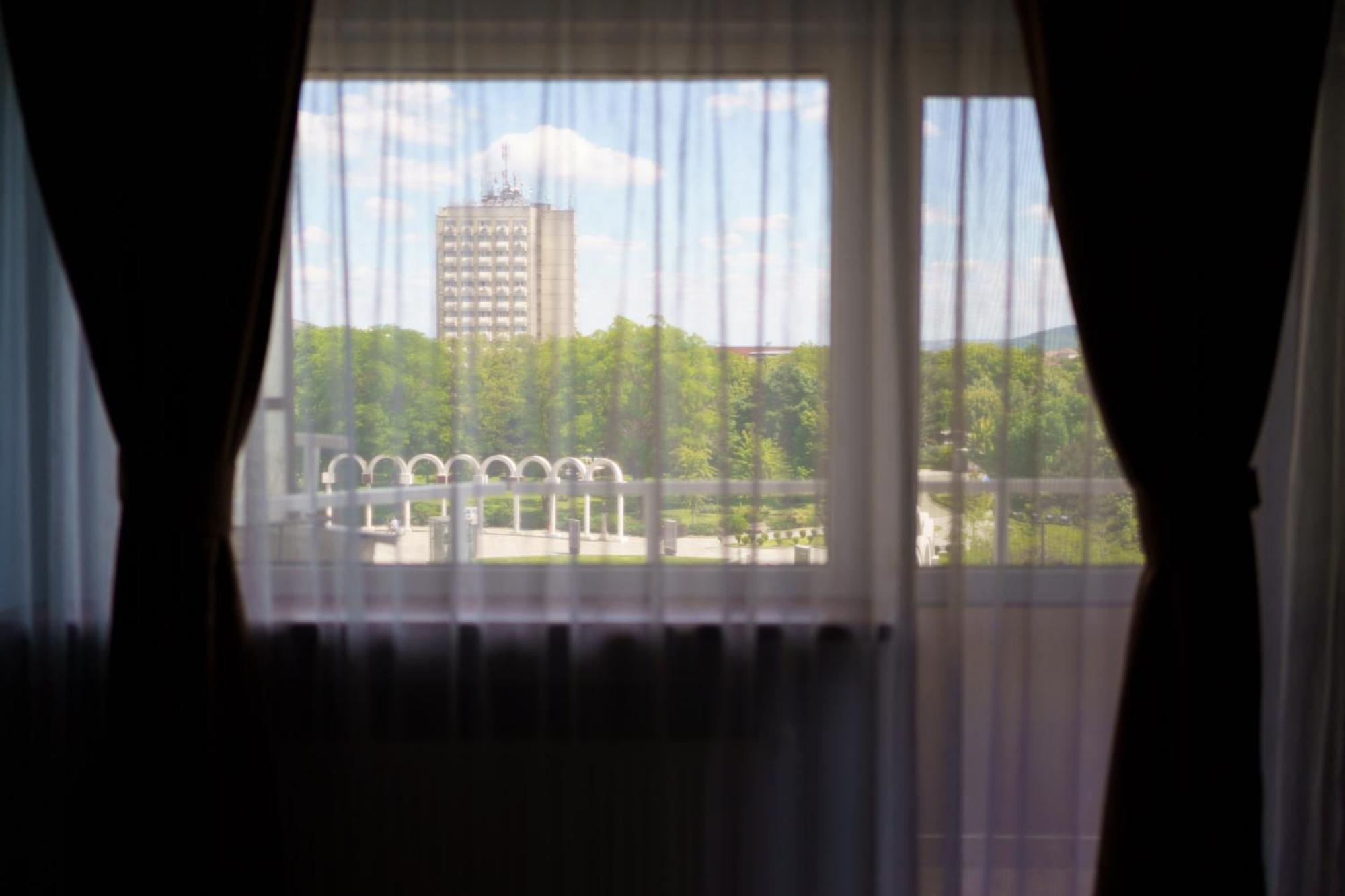 Pasiro Aparthotel Алба-Юлія Екстер'єр фото